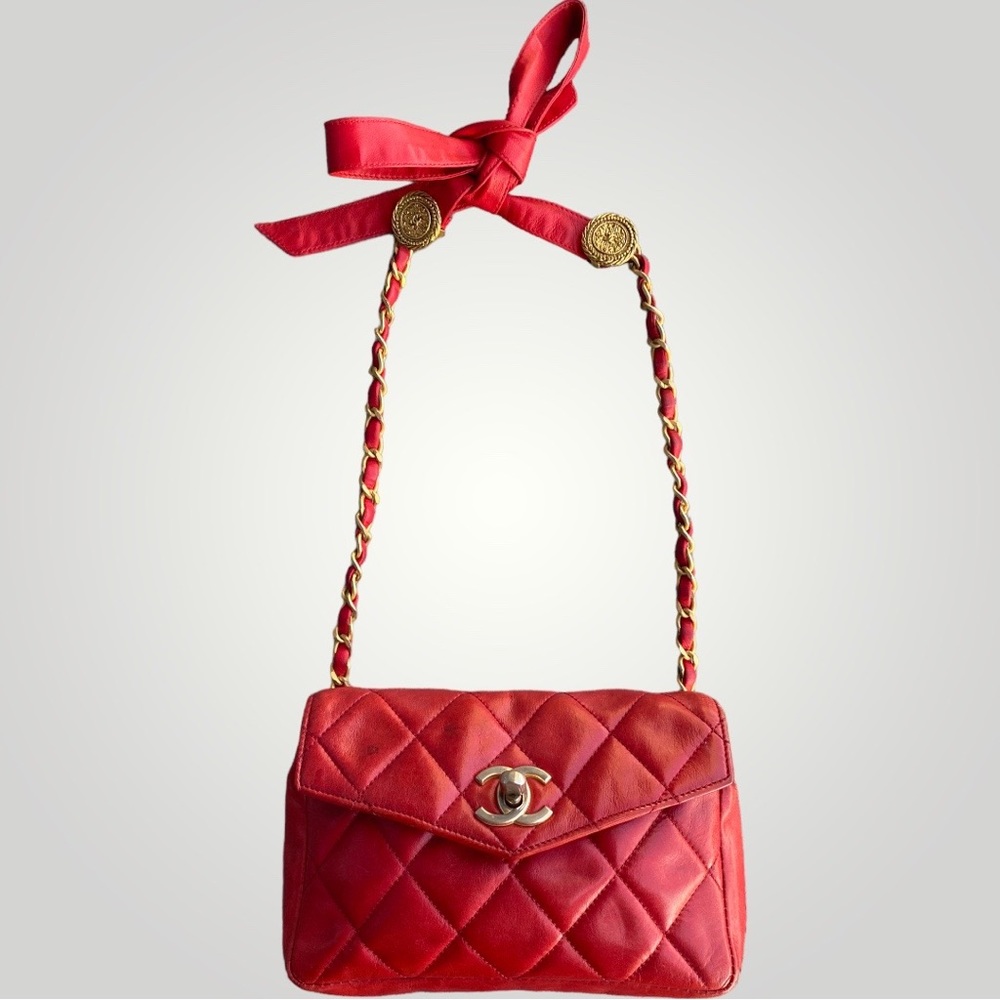Chanel Red Belt Bag with Vintage Chain Bow Belt - Picture 3 of 17
